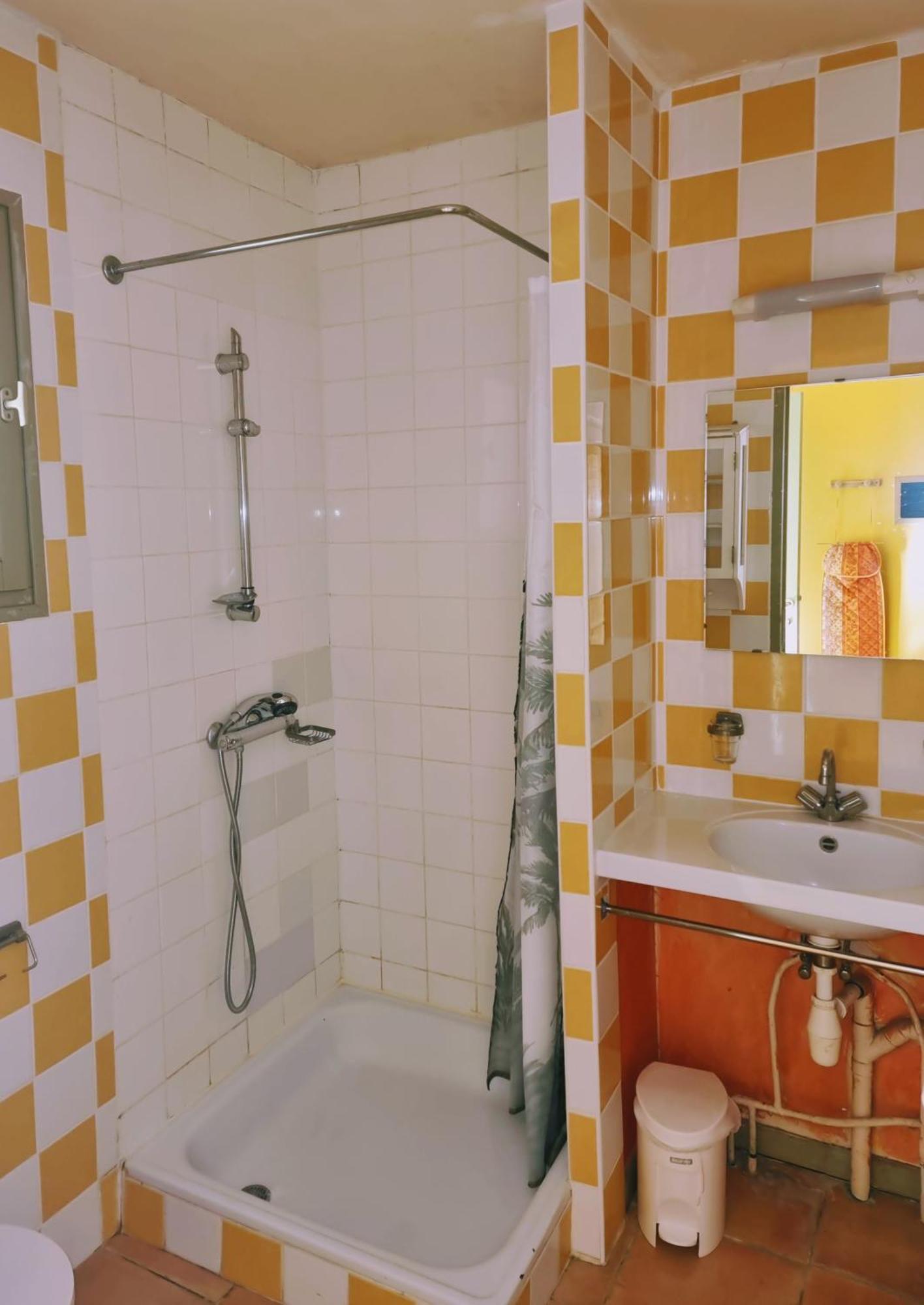 Pousterle De Sabran - Piscine & Hammam Apartment Phòng bức ảnh